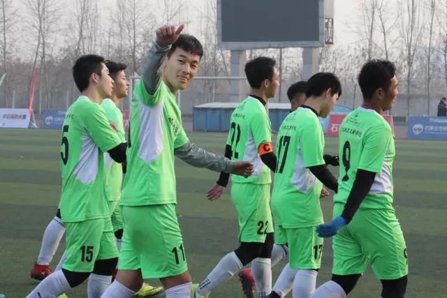 中国男篮4分险胜！焦泊乔爆发，王俊杰18分14篮板，徐昕10分